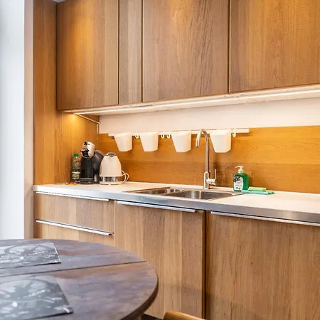 Plac Wolnosci Comfort Apartment *